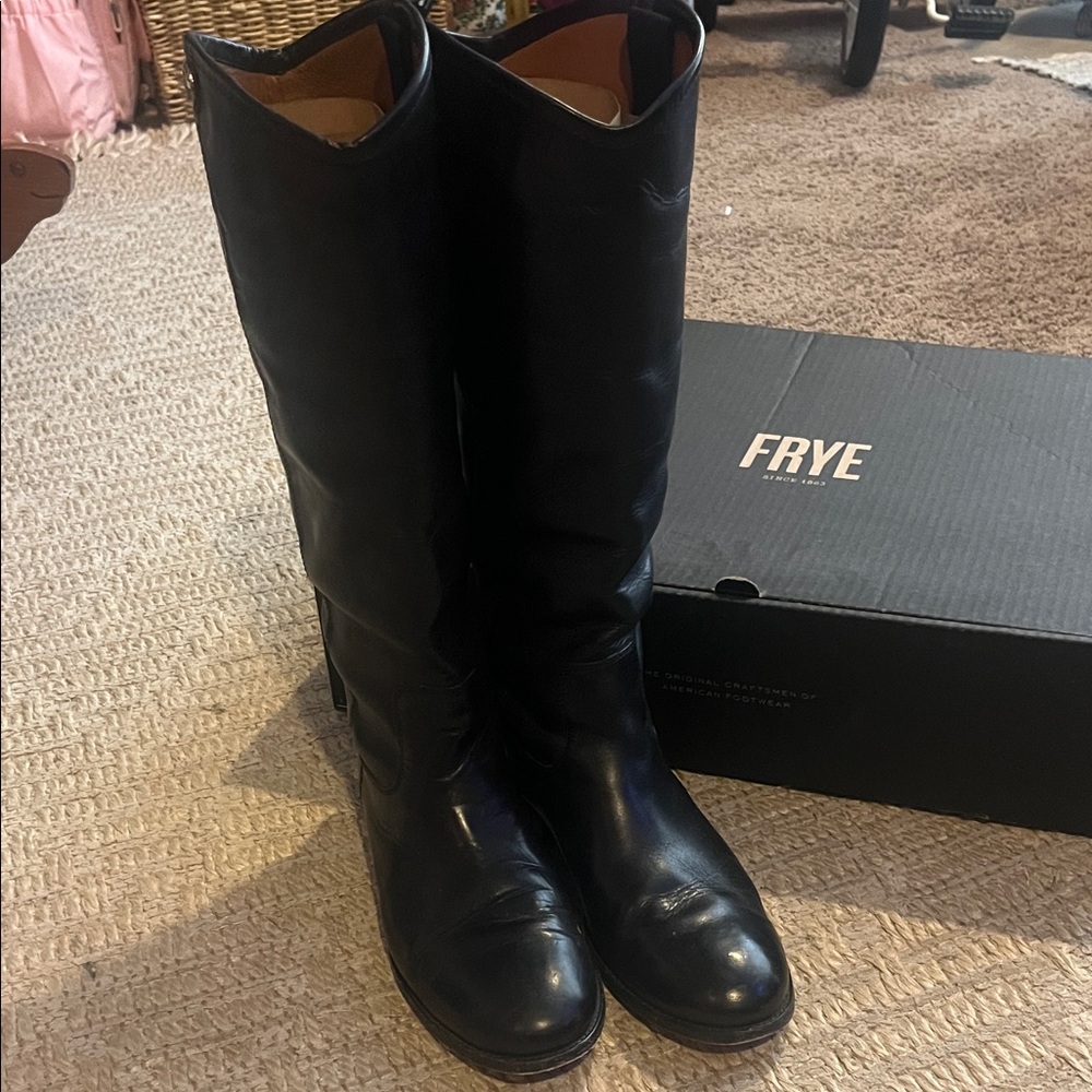 Frye Women's Over Black Leather Boots sz 9.5